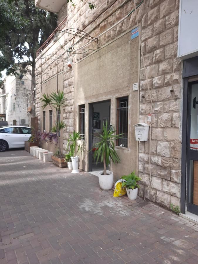 Superior Motel Haifa Exteriör bild
